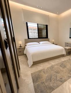 Toot Suites - 9