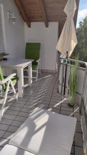 Helle schöne Dachgeschosswohnung mit Balkon - 0