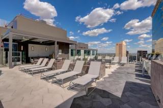 Boulevard Stays Skyline Studio Rooftop Pool Gym & Parking - 3