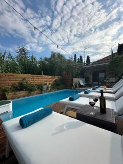 The Stone House - 4