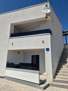 B&L Apartments - 5