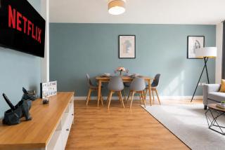 City Centre Apartment • Free Parking • Smart TV • Fast Wifi • Yoko Property - 2