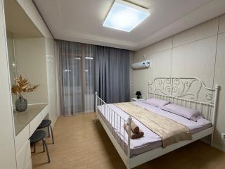 Highvill Sky View Apartment with Balcony and AC - 0