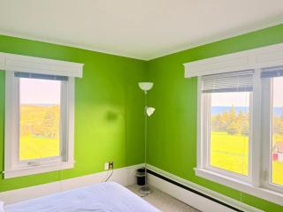 Historic Coastal Retreat - Pool & Sandy Beach Access - 9