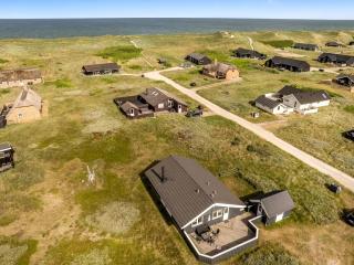 Velholdt Feriehus Med Dejlig Terrasse I Vrist - 0