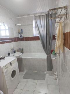 1-bedroom comfortable apartment next to French Park - 3