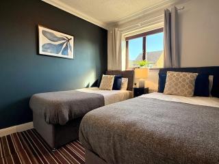 Contractor monthly stay 4BD sleeps 7 x3 parking - 2