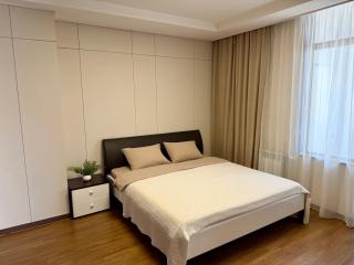 Spacious Three Bedroom Apartment with AC - 5