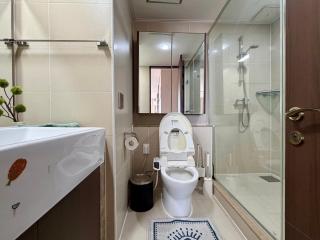 Spacious Three Bedroom Apartment with AC - 1