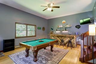 Lake Access & Private Hot Tub at Poconos Home! - 8