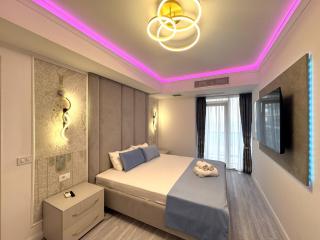 Titanic Front Sea View Apartment - 2