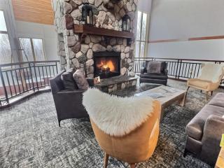 Rustic Chalet | Ski-In/Out | Hot Tub, Pool, Gym - 9