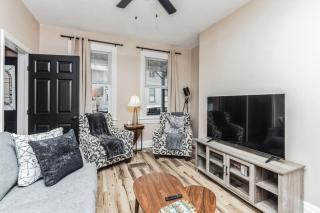 Stylish 2-Bedroom Home with Street Parking Near Pittsburgh - 2