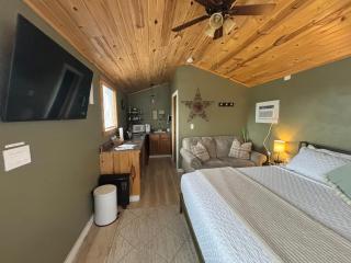Eagle’s Landing Lodge - 7