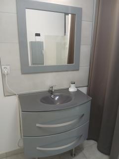 Villa climatisée 4-6 pers avec piscine, terrasse & jardin - 2 min plage - 8