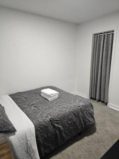 Modern Comfort2BR Basement Suite - 7