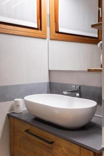 Nicole House - 5