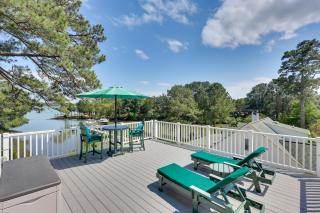 Pool, Dock + Rooftop Views! Bohannon Getaway - 8