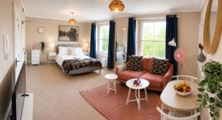 Stylish Central Studio Apartment - Free Parking - 4