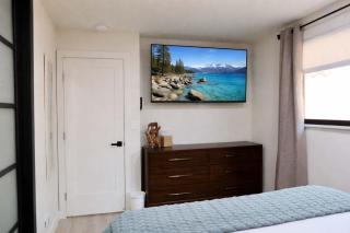 Modern Tahoe Retreat - 4