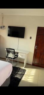 KingVille Guesthouse - 4