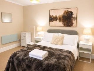 Stylish Central Studio Apartment - Free Parking - 5