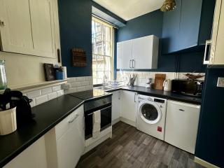 Hidden Georgian Apartment - Central Bath - 3