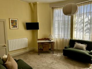Hidden Georgian Apartment - Central Bath - 1