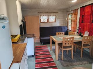 Metsämökki - 8
