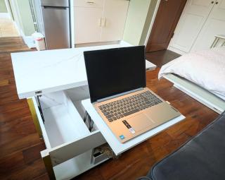 Bolishka Whispers, Spacious Bright Studio accom - 5