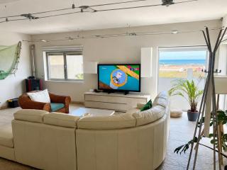 Angeiras Beach House Porto Seaside Villa - 3