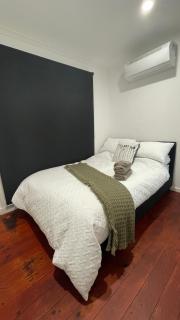 Donvale House 15KM to CBD 3 Bed rooms - 5