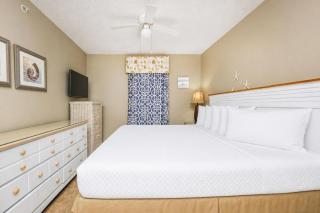 Royal Palms 1207 - 6