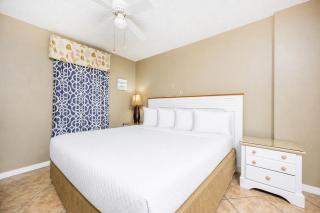 Royal Palms 1207 - 4