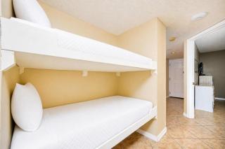 Royal Palms 1207 - 1