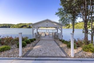 Lake Mansion On The Hill wPanoramic Views & Dock - 4