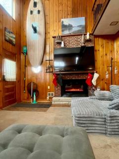 Cozy Waterfront Cottage - 9