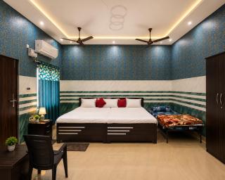 Bholenath Guest House 500 Mitter From Shree Ram Manidr - 8