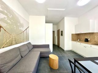 Studio Central Sopot 2-0 - 4