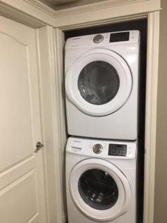 Home away from Home Private Parking 2 Bathrooms - 7