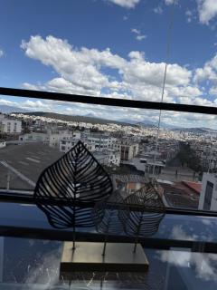 Loft Moderno con Vista Panorámica en Quito - 1
