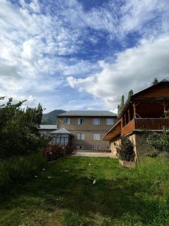 Chon-Tash Karkyra Guesthouse - 1