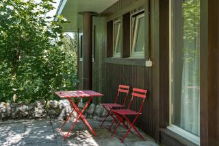 Lake & Mountain View Apartment near Faulensee Balcony BBQ & Free Parking - 7