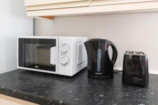 Spacious 4BR Home Near Wimbledon & Central London - Pass the Keys - 2