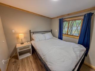 Lookout Lodge- Waterfront cabin - 2