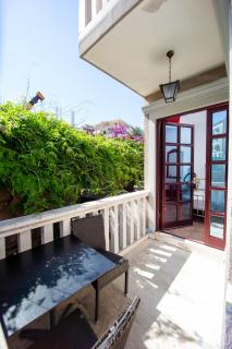 Double Room with Balcony Near Old Town - 9