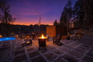 The Quiet luxury home Event venue - 7