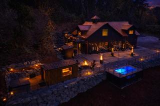 The Quiet luxury home Event venue - 9
