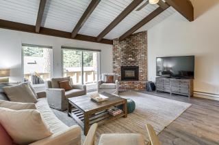 1 Mi to Lake Tahoe! Family & Pet-Friendly Getaway - 5