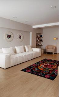 Luxury Etno Apartment with Cathedral Park View - 0
